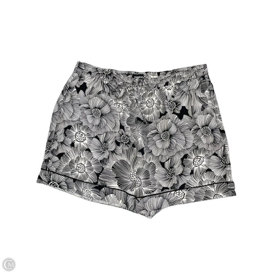 Shorts By Express In Black & White, Size: Xl