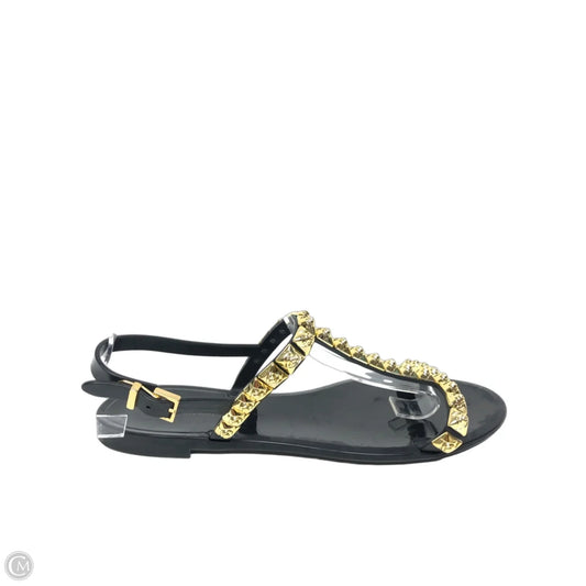 Sandals Designer By Stuart Weitzman In Black & Gold, Size: 10