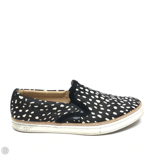 Shoes Designer By Ugg In Black & White, Size: 9
