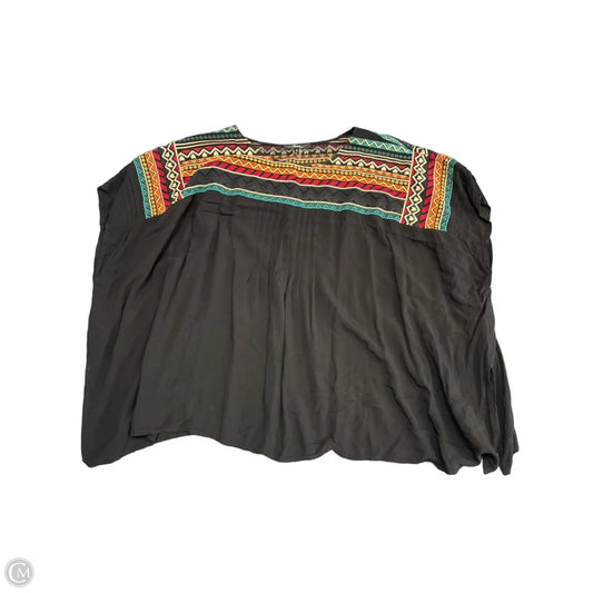 Top Short Sleeve By Andree By Unit In Black, Size: 1x