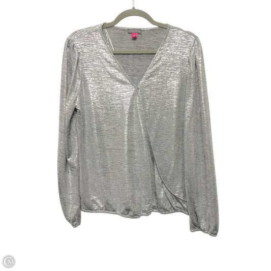 Top Long Sleeve By Vince Camuto In Silver, Size: M