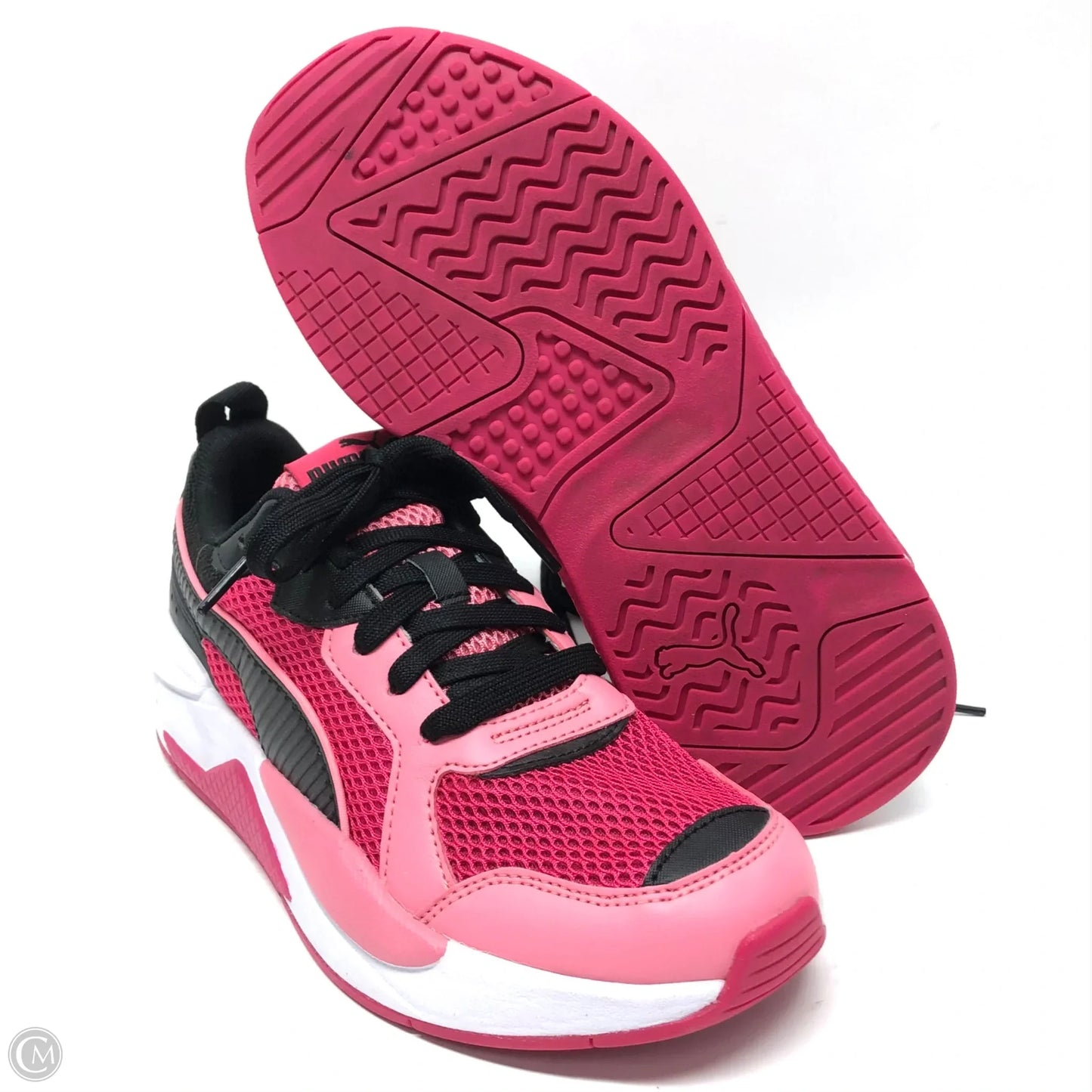 Shoes Sneakers By Puma In Black & Pink, Size: 8.5