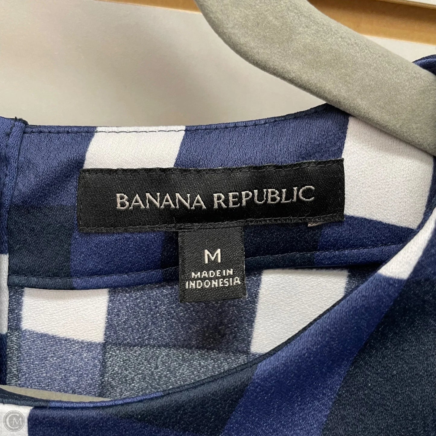 Top Long Sleeve By Banana Republic In Blue & White, Size: M