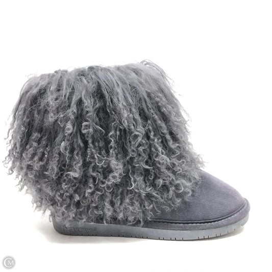 Boots Ankle Flats By Bearpaw In Grey, Size: 6
