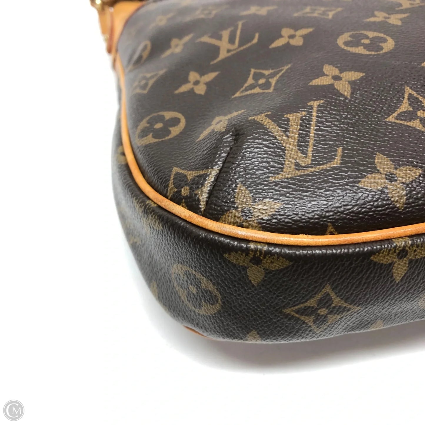 Crossbody Luxury Designer By Louis Vuitton, Size: Medium