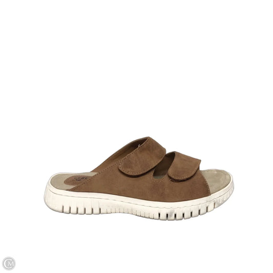 Sandals Flats By Sofft In Brown, Size: 6.5