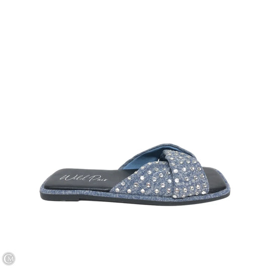 Sandals Flats By Clothes Mentor In Blue Denim, Size: 7