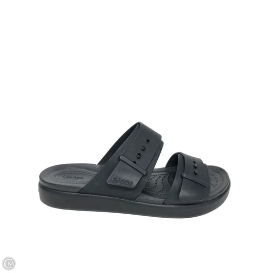 Sandals Flats By Crocs In Black, Size: 7