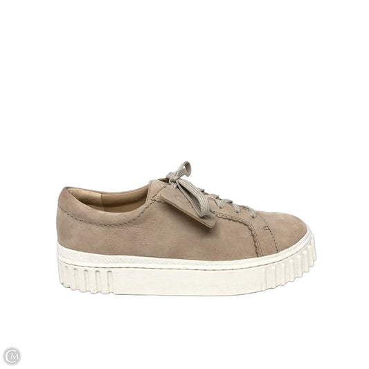 Shoes Sneakers By Clarks In Tan, Size: 8