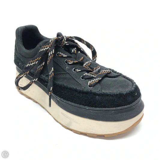 Shoes Designer By Ugg In Black & Cream, Size: 7.5