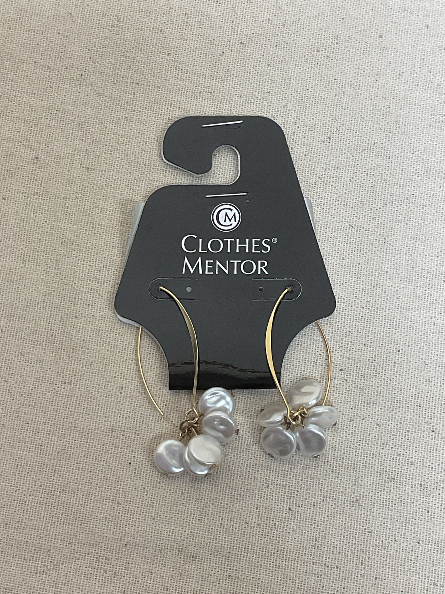 Earrings Dangle/Drop By Clothes Mentor In Gold & White