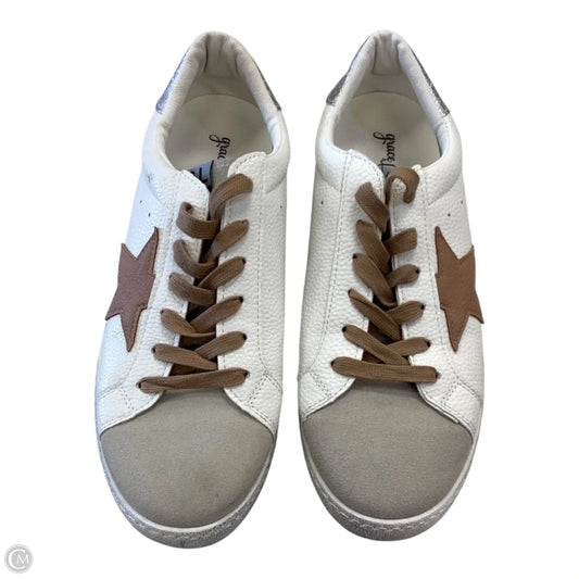 Shoes Sneakers By Clothes Mentor In Brown & White, Size: 9.5