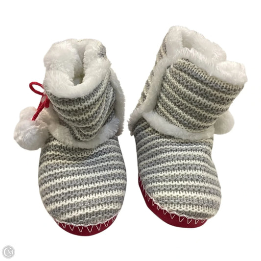 Slippers By Totes In Grey & White, Size: 6