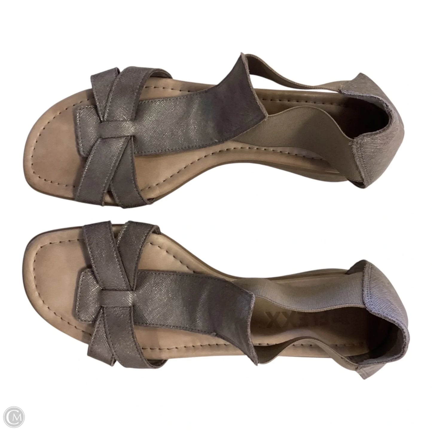 Sandals Flats By Clothes Mentor In grey, Size: 7.5