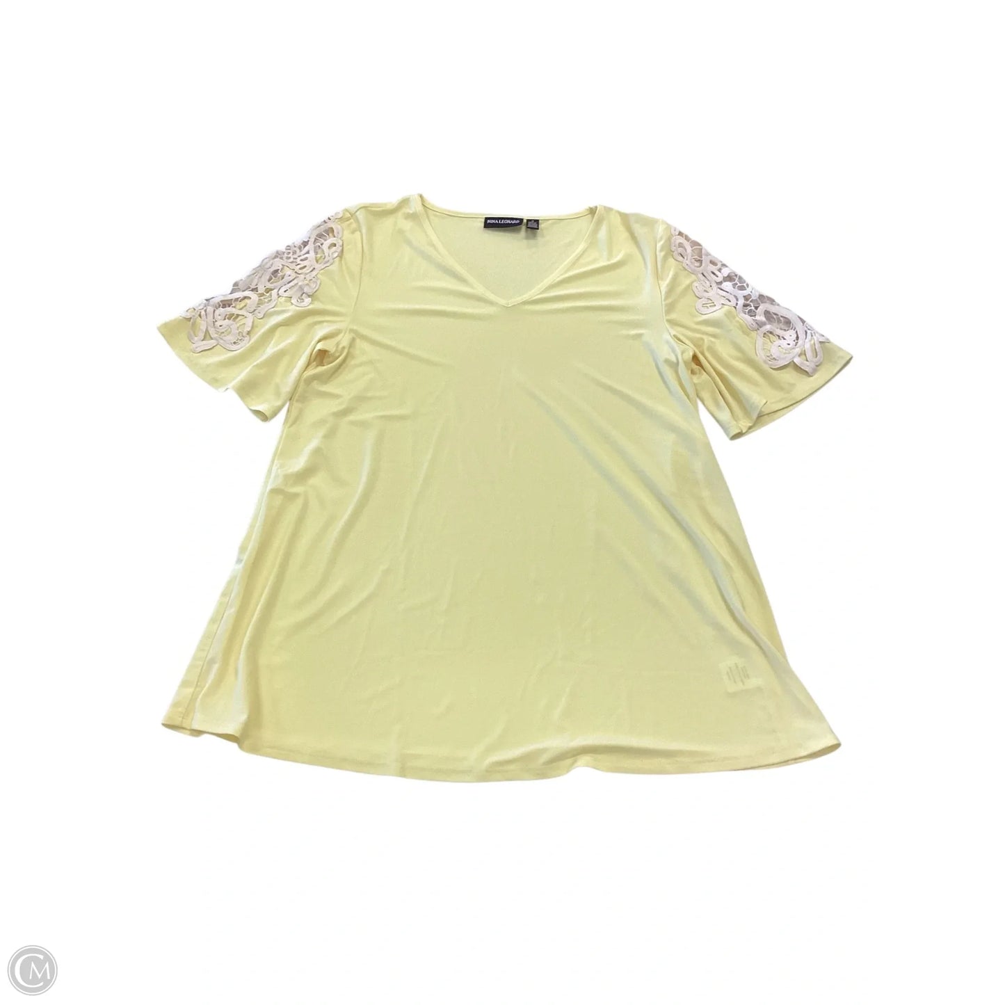 Top Short Sleeve By Nina Leonard In Yellow, Size: M