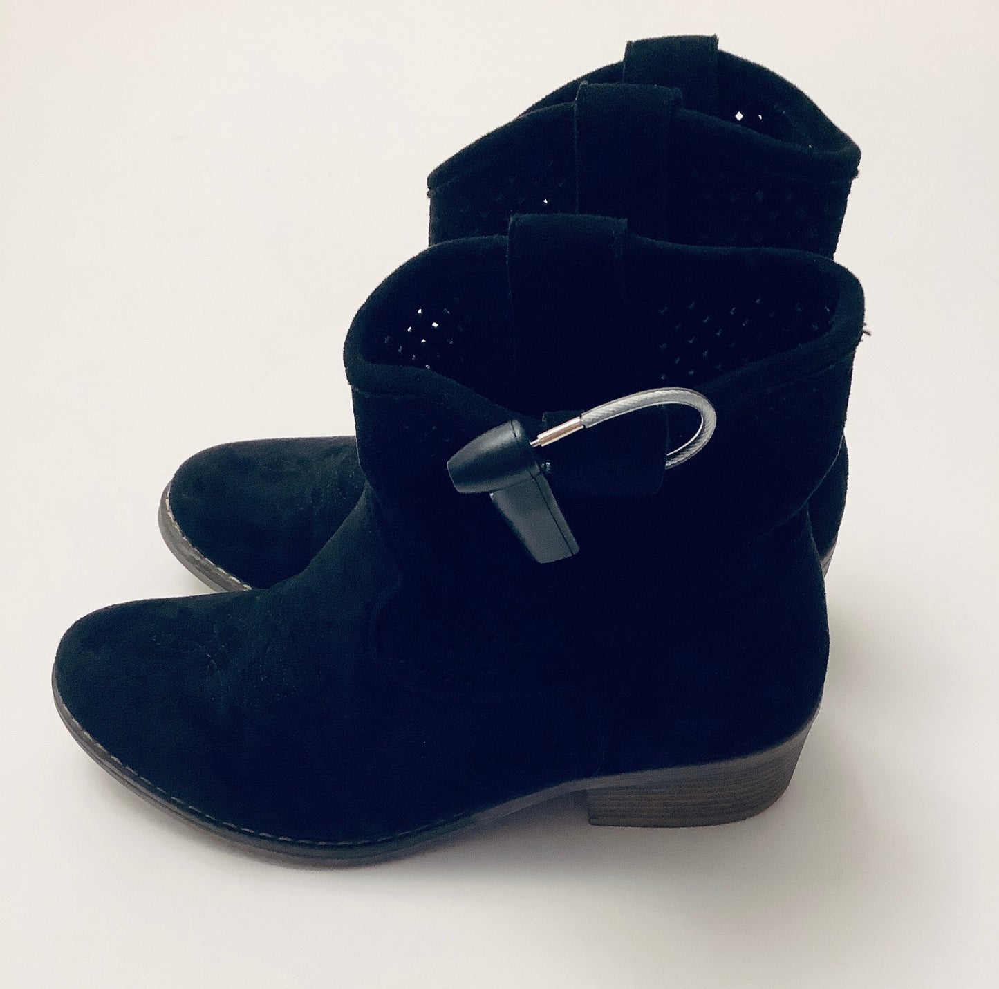 Boots Ankle Heels By Clothes Mentor In Black, Size: 6.5