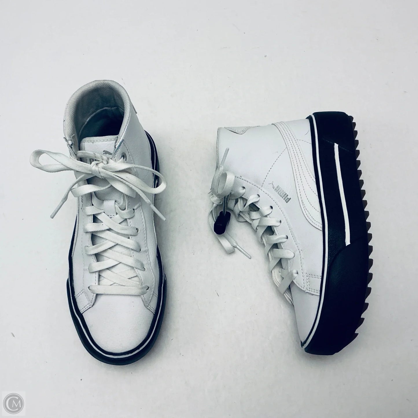 Shoes Athletic By Puma In White, Size: 6.5