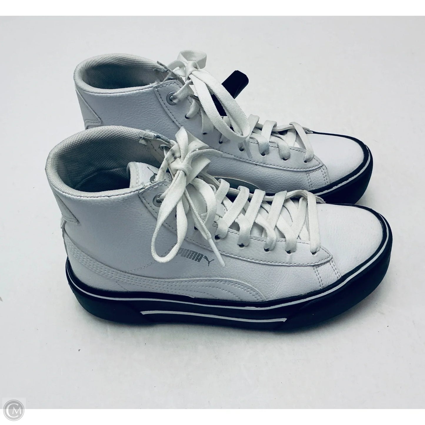 Shoes Athletic By Puma In White, Size: 6.5