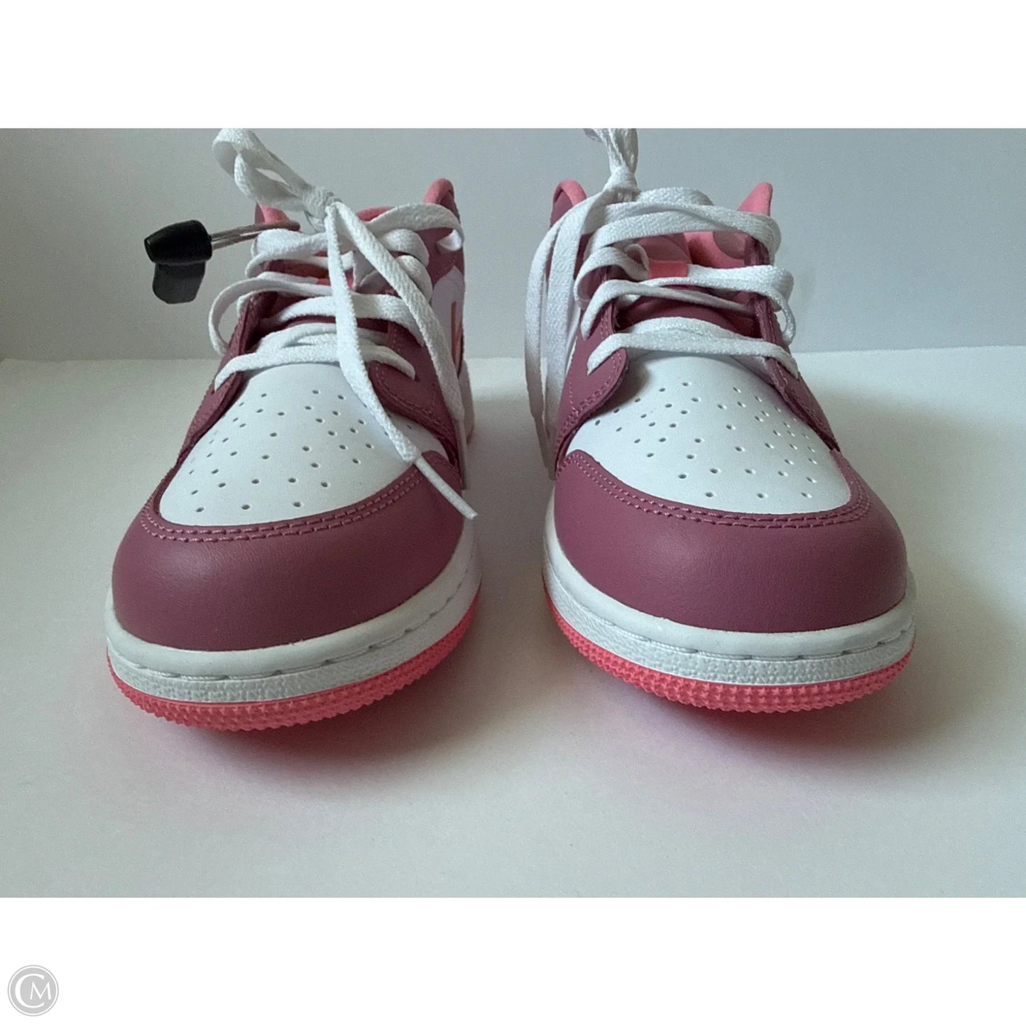 Shoes Luxury Designer By Jordan In Pink, Size: 8.5