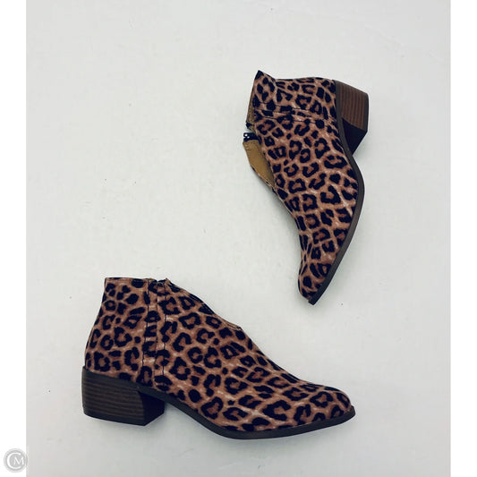 Boots Ankle Flats By Qupid In Animal Print, Size: 8.5