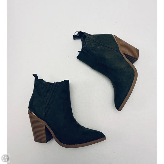 Boots Ankle Heels By Crown And Ivy In Green, Size: 9