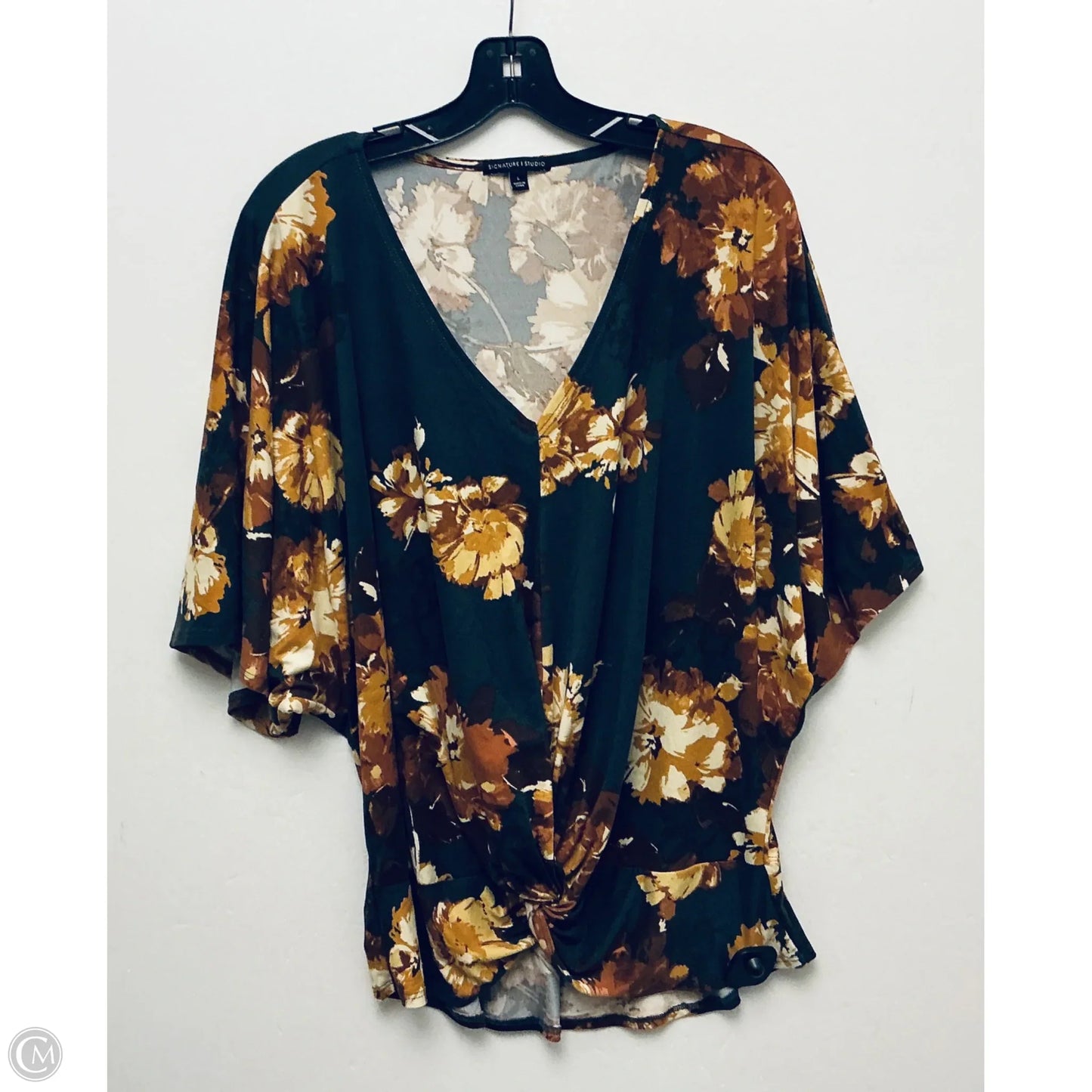 Top Short Sleeve Basic By Signature Studio In Black, Size: L