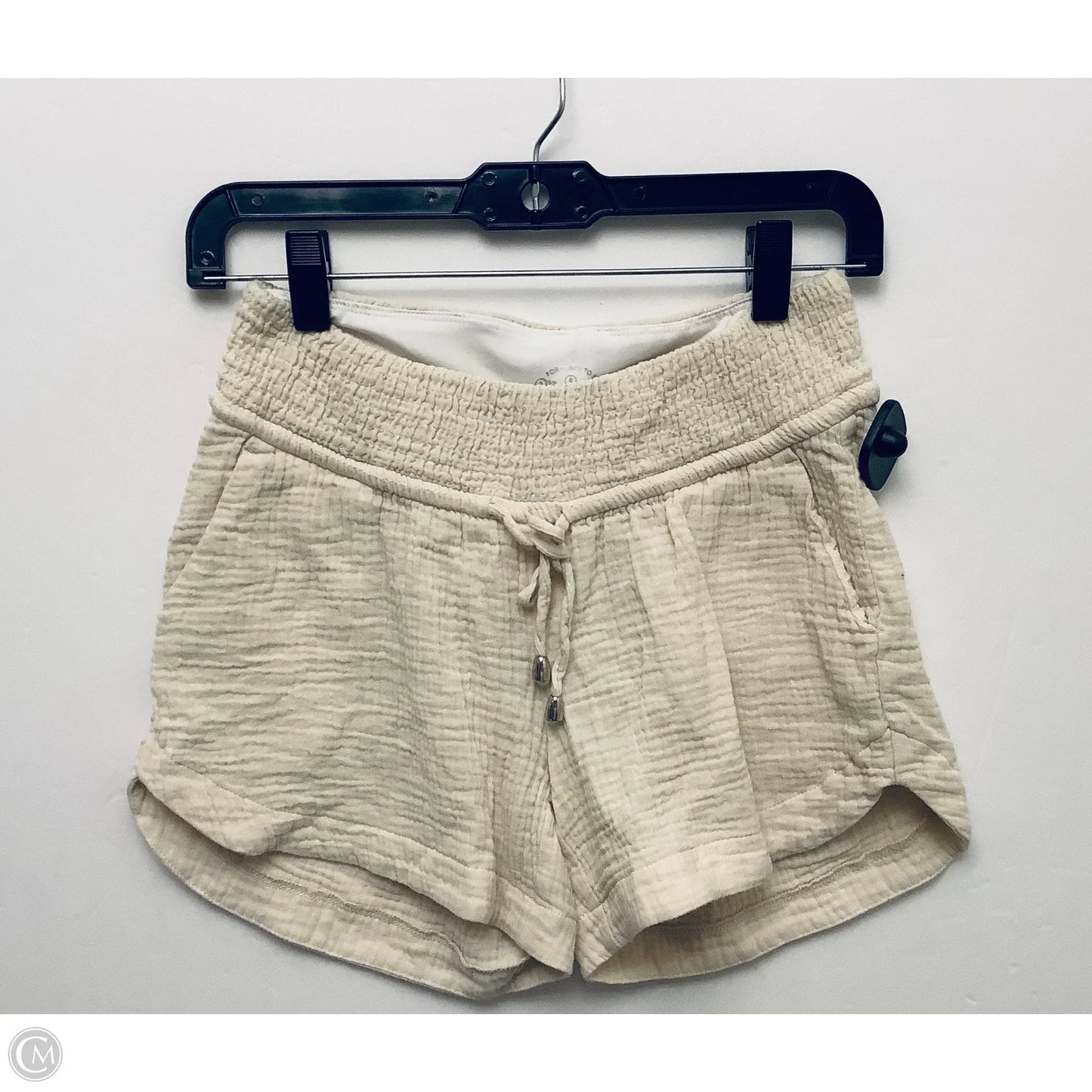 Shorts By Clothes Mentor In Cream, Size: S