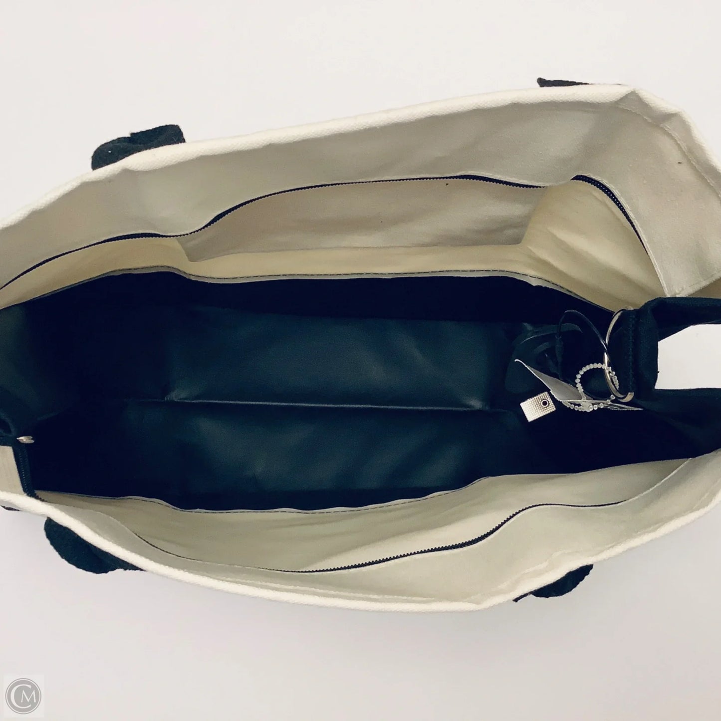 Tote By Clothes Mentor, Size: Medium