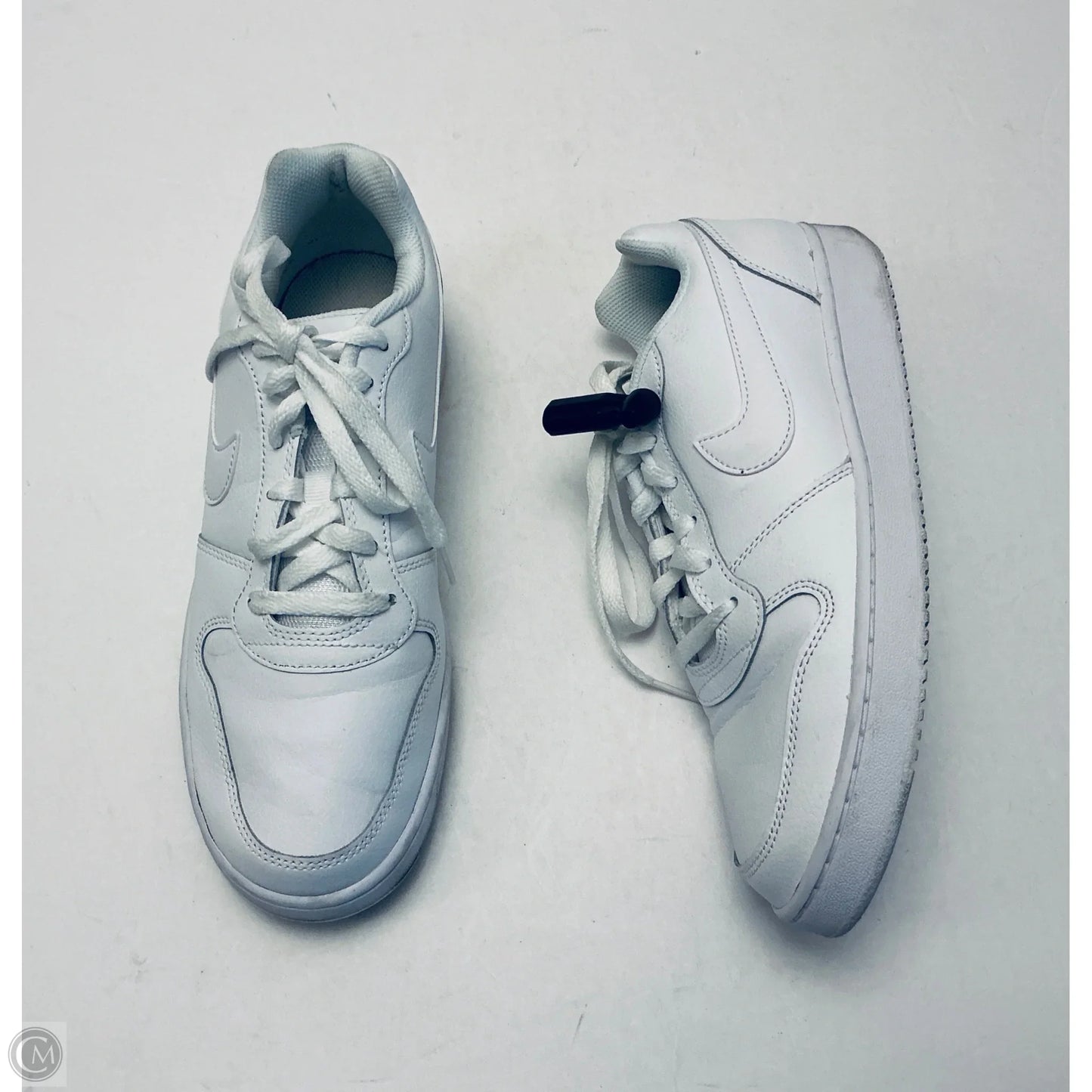 Shoes Sneakers By Nike In White, Size: 10