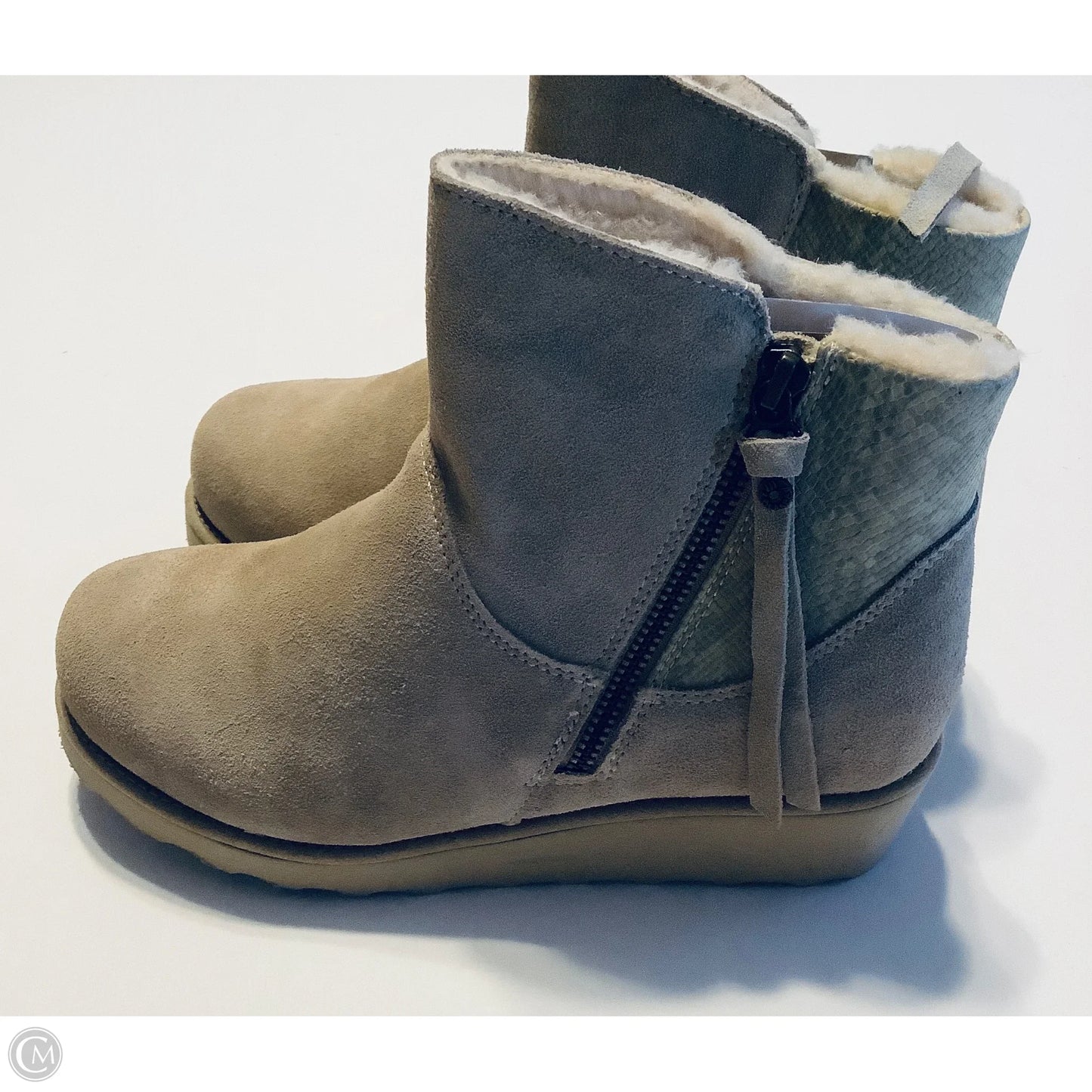 Boots Ankle Flats By Bearpaw In Tan, Size: 7