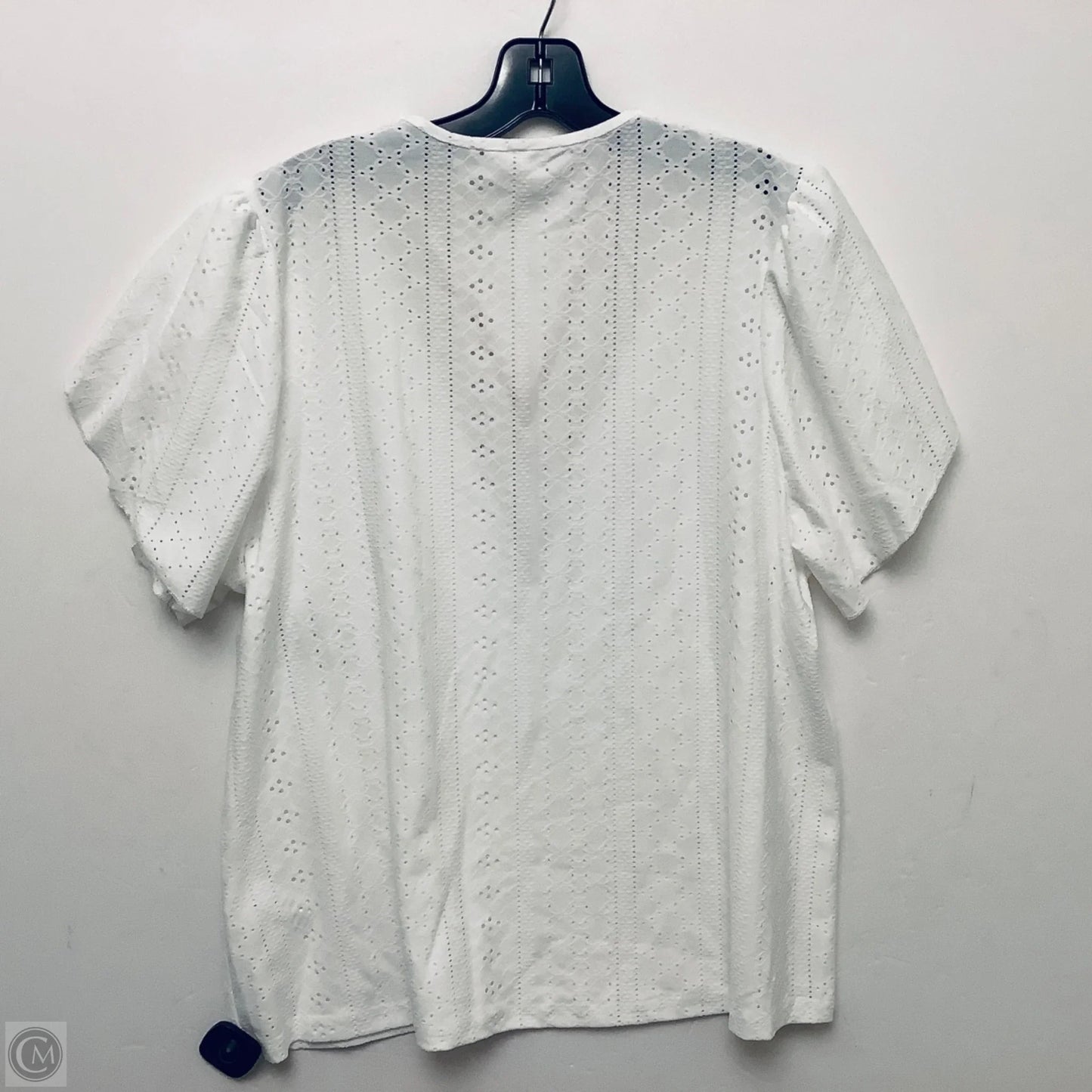 Top Short Sleeve By Cme In White, Size: 1x