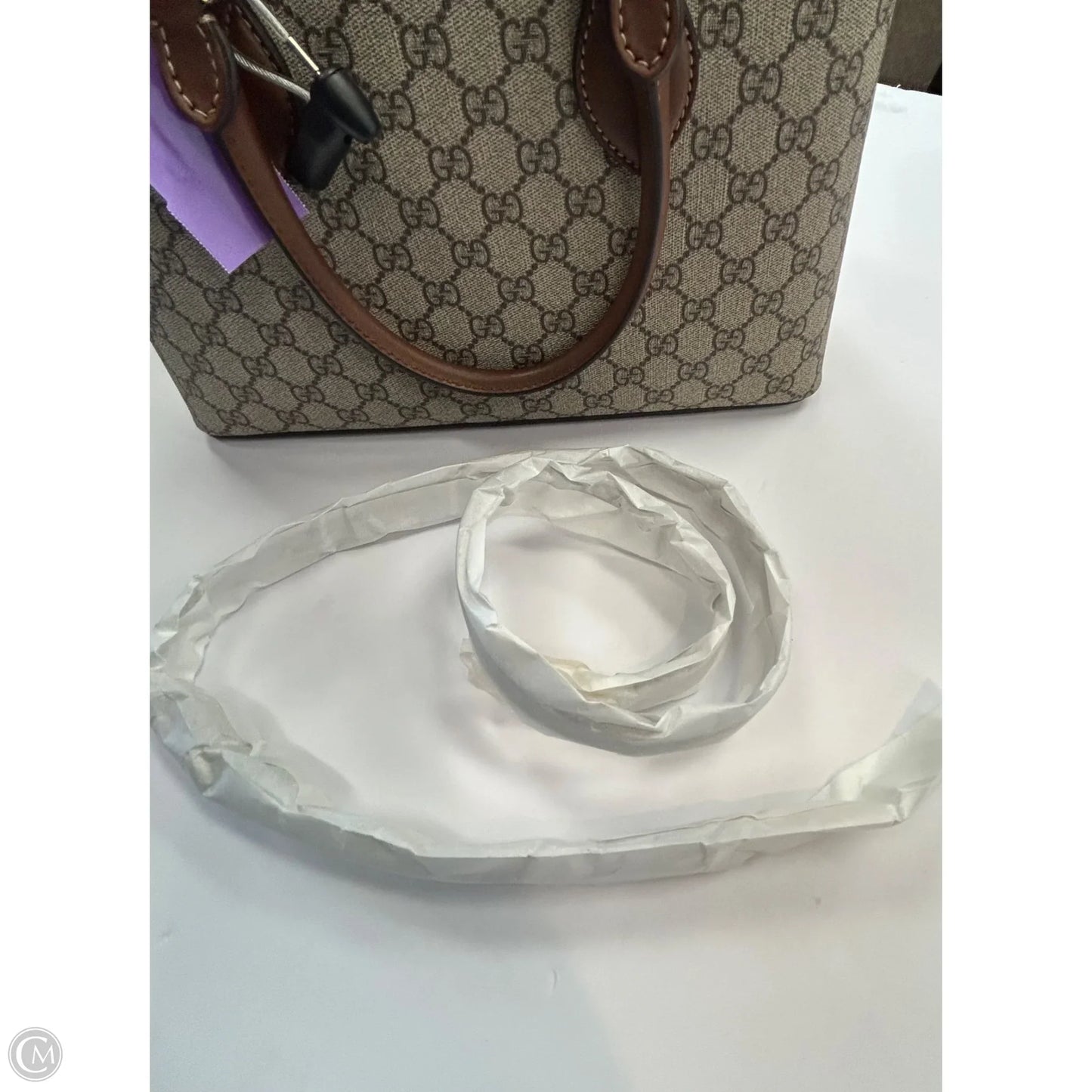 Handbag Luxury Designer By Gucci, Size: Medium