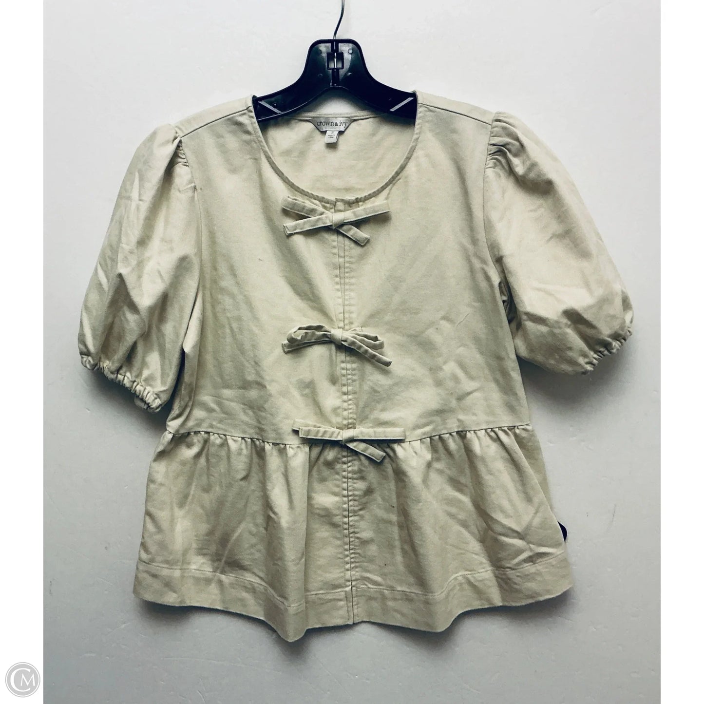 Top Short Sleeve By Crown And Ivy In Cream, Size: S