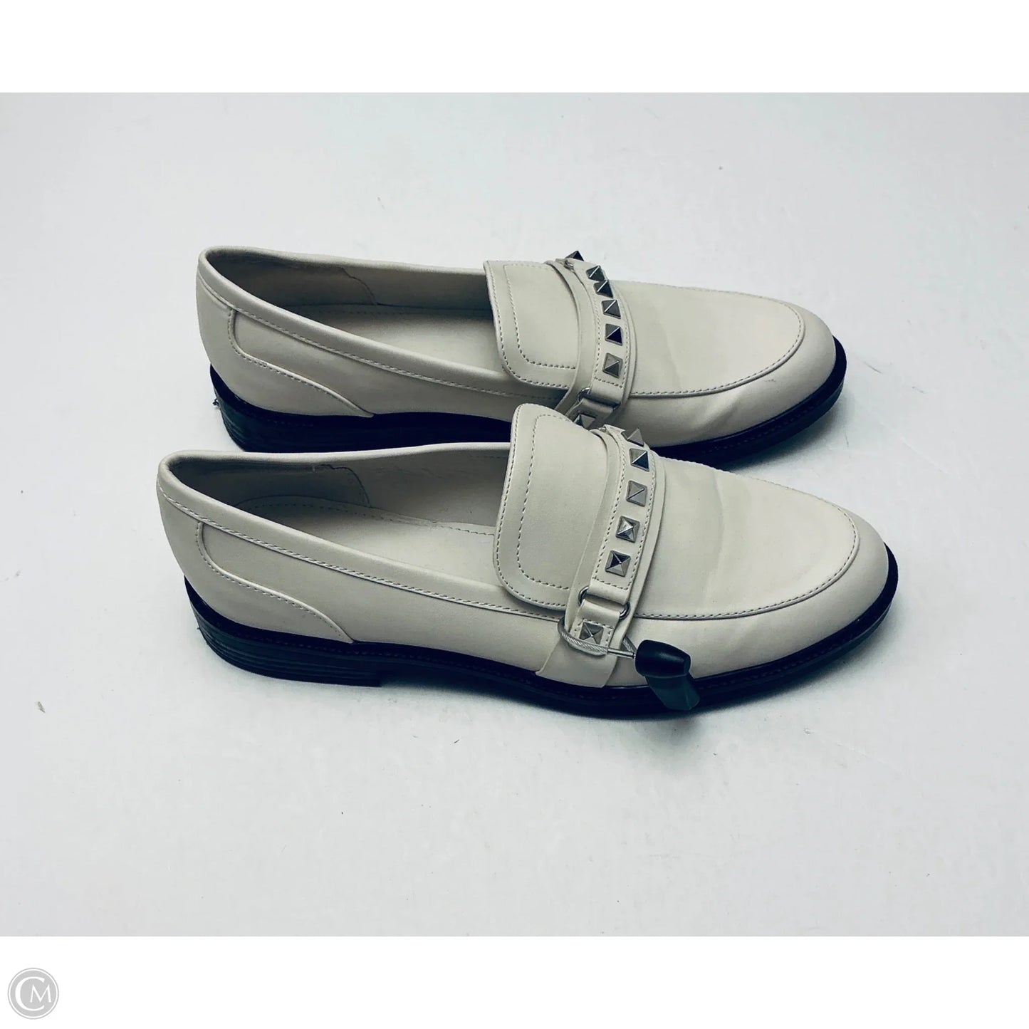 Shoes Flats By Marc Fisher In White, Size: 10