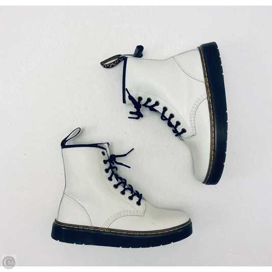 Boots Ankle Flats By Dr Martens In White, Size: 7