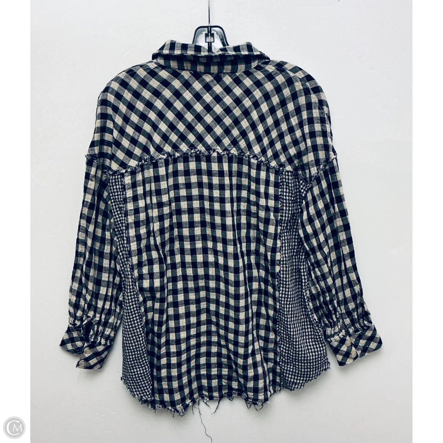 Top Long Sleeve By Clothes Mentor In Checkered Pattern, Size: M