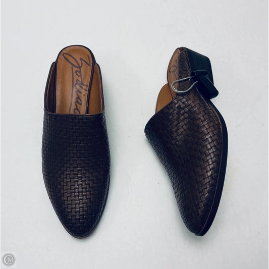 Sandals Flats By Zodiac In Brown, Size: 8