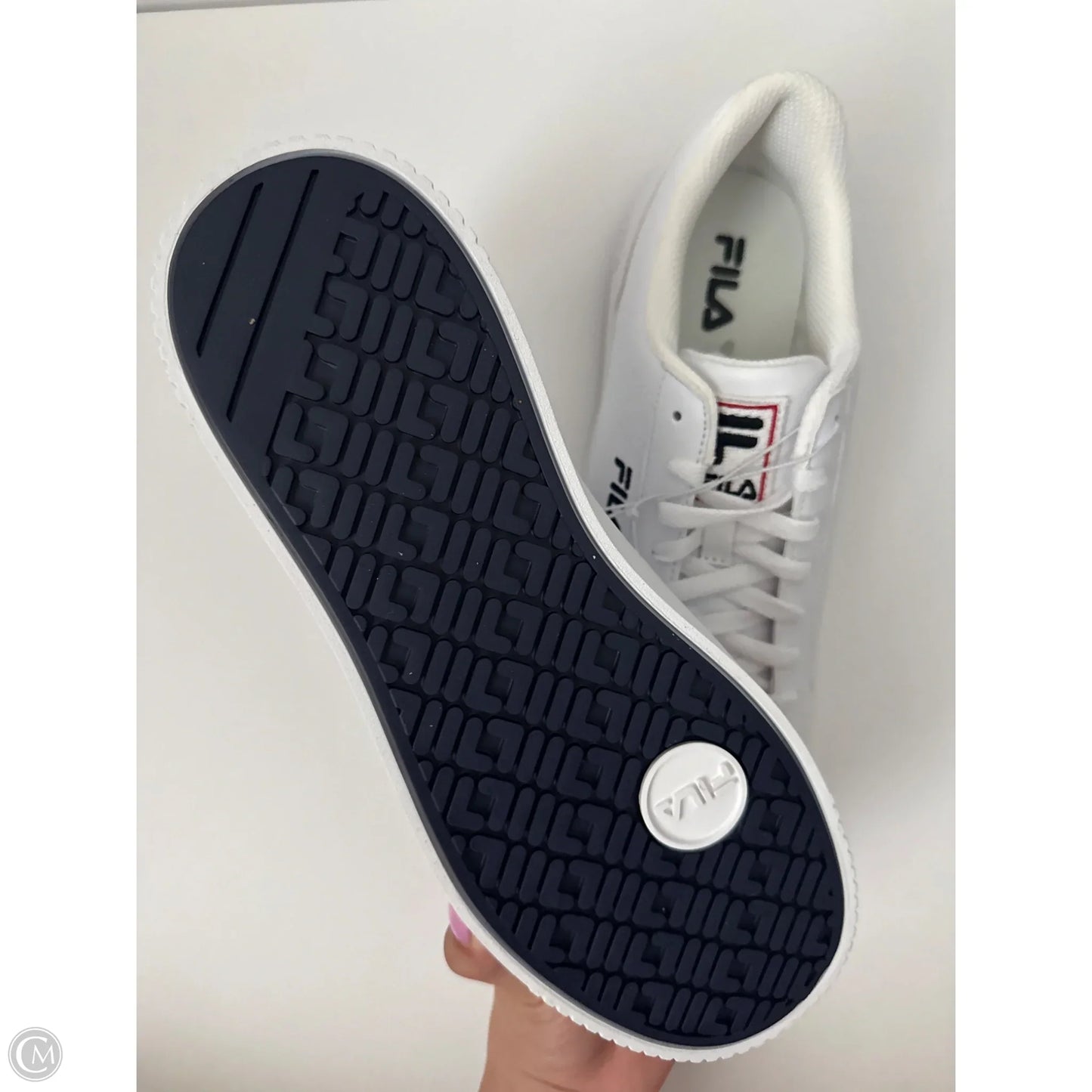 Shoes Sneakers By Fila In White, Size: 9