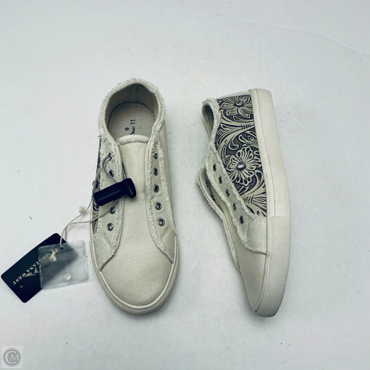 Shoes Sneakers By Montana West In Cream, Size: 11