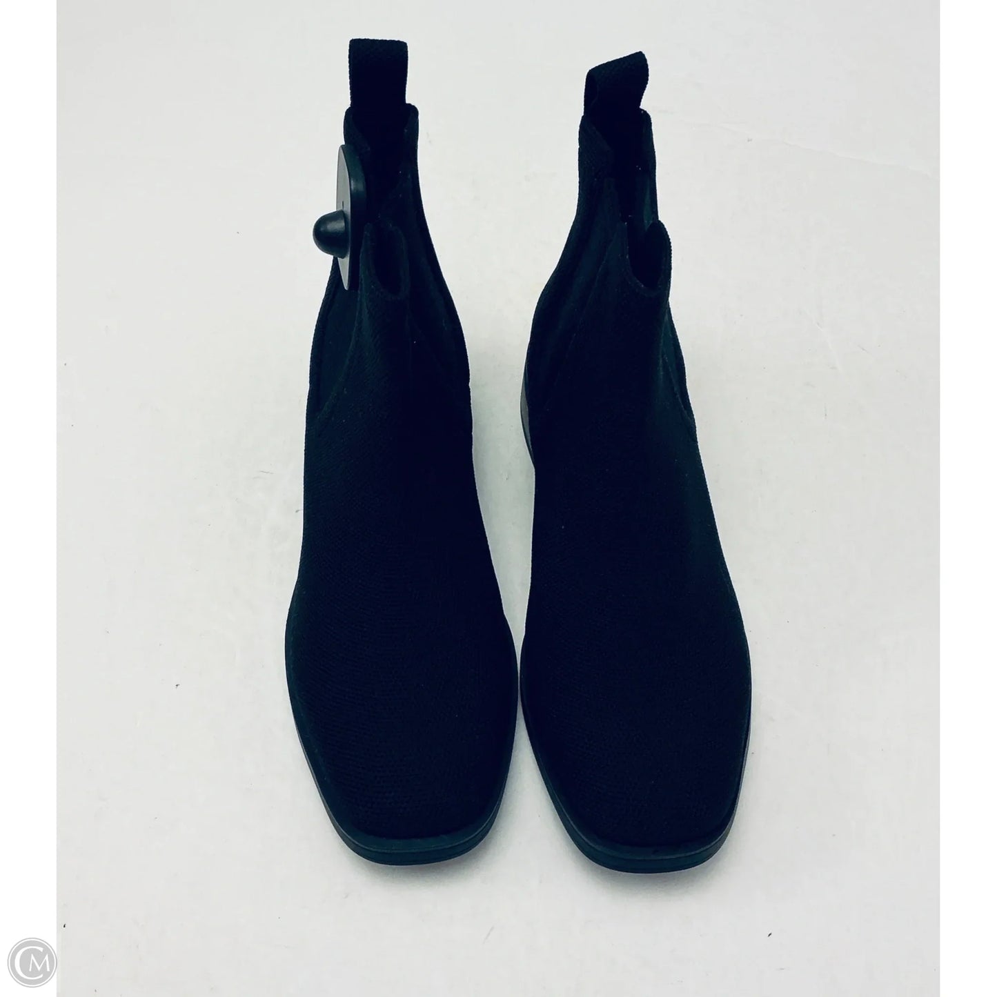 Boots Ankle Flats By Vivaia In Black, Size: 7