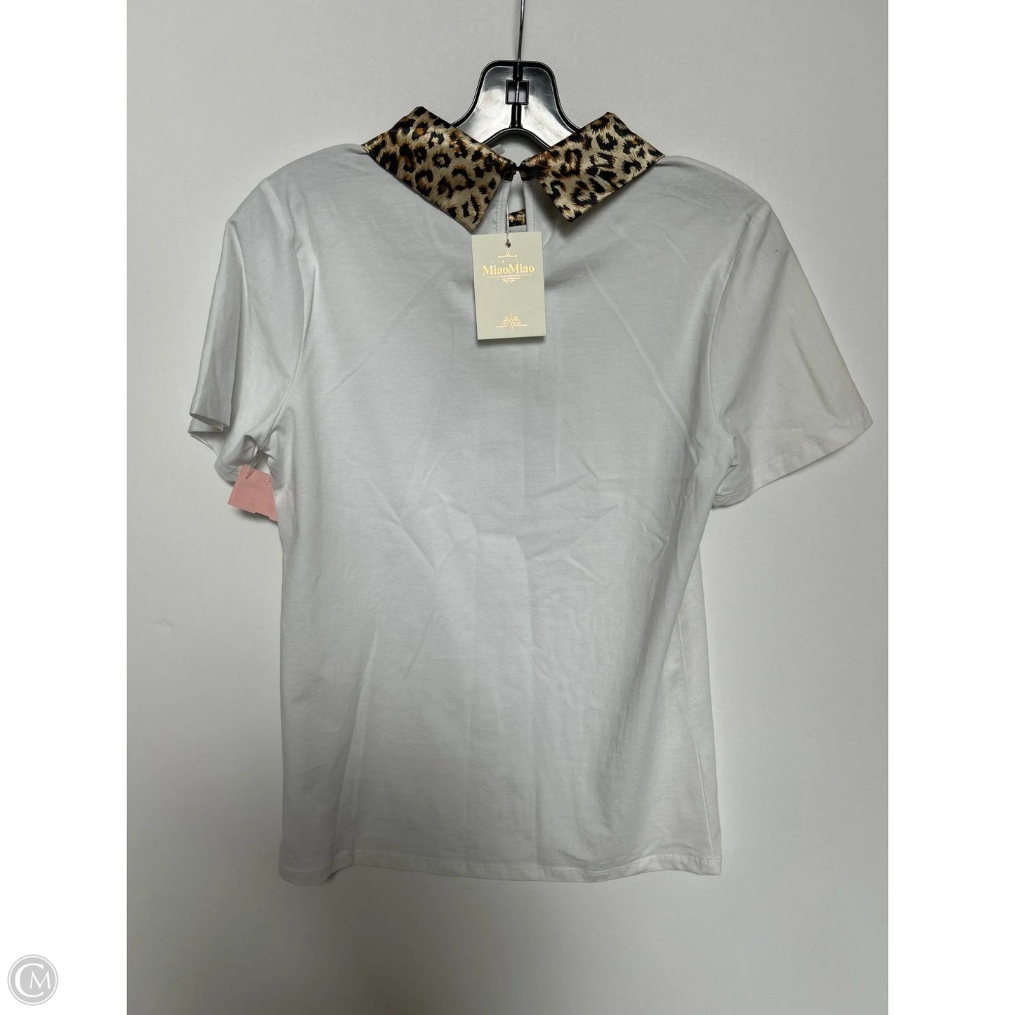 Top Short Sleeve By Clothes Mentor In White, Size: M