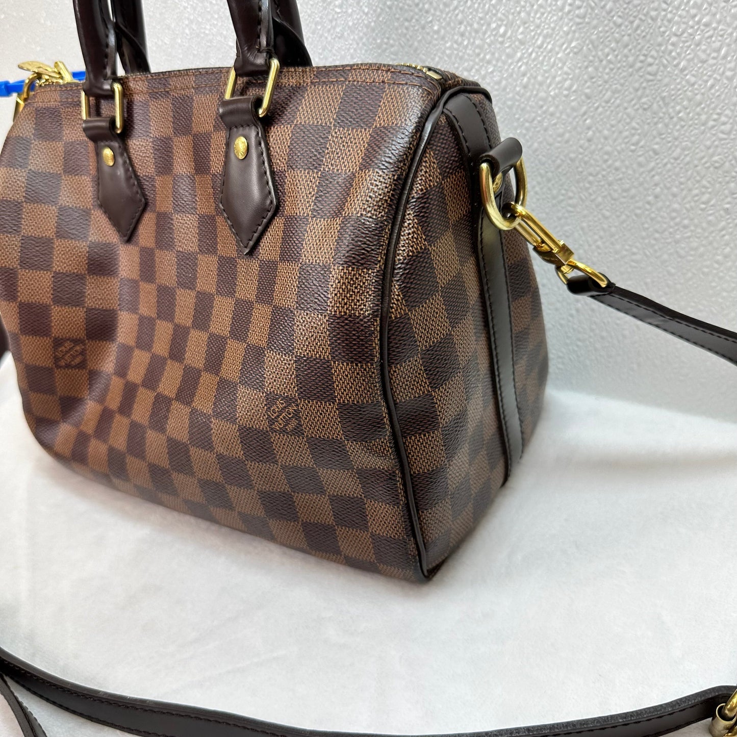 Crossbody Luxury Designer By Louis Vuitton, Size: Small