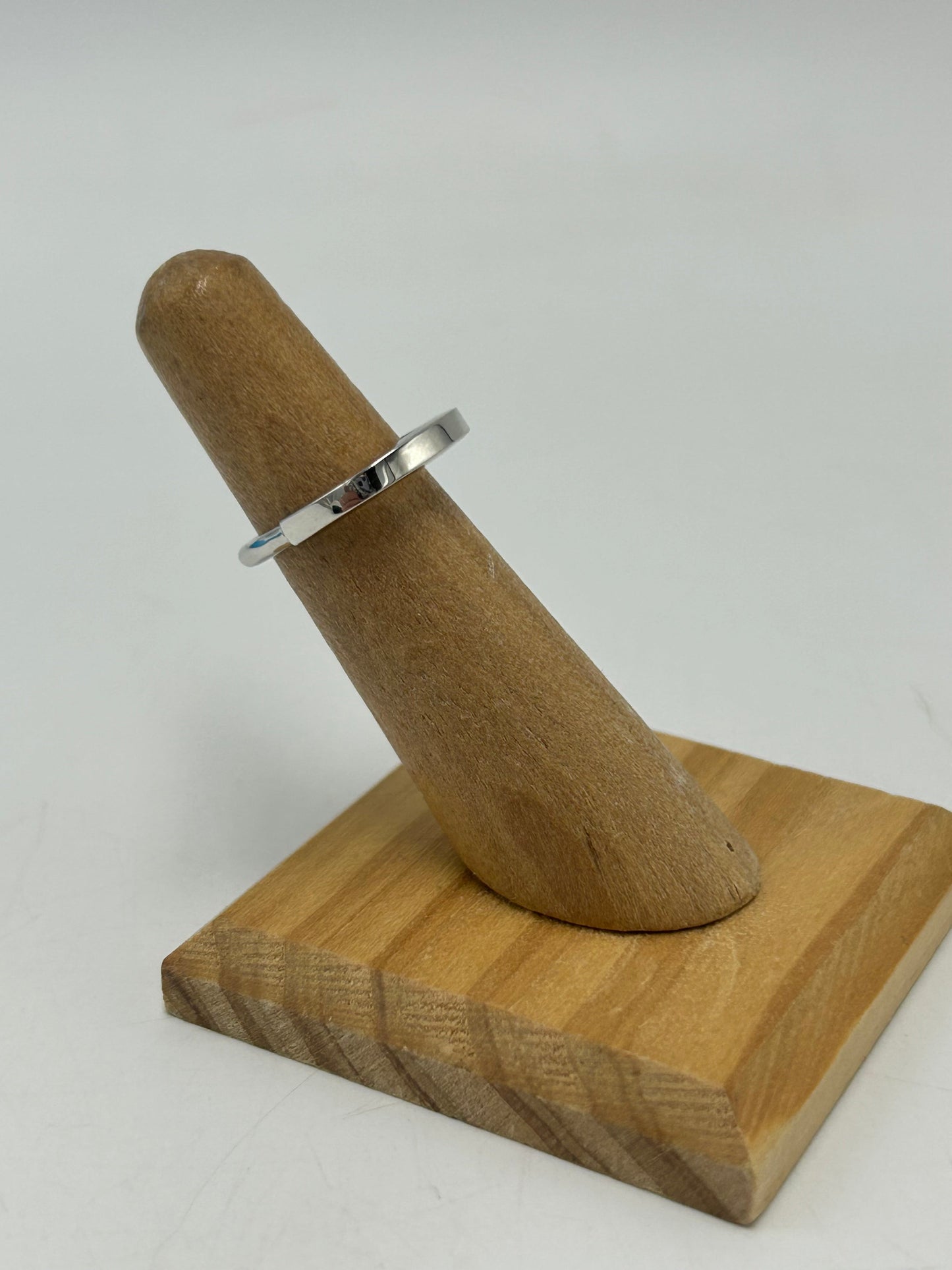 Tiffany & Company 18K Lock Luxury Ring, Size 5.5