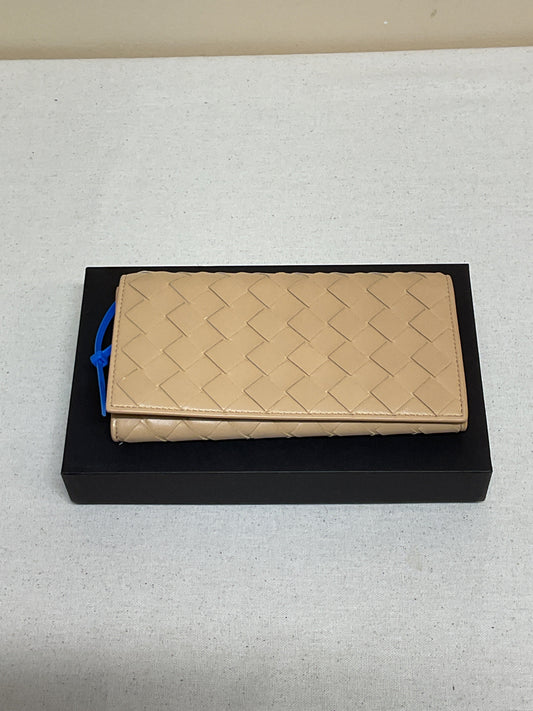 Wallet Luxury Designer By Bottega Veneta In Tan, Size:Large