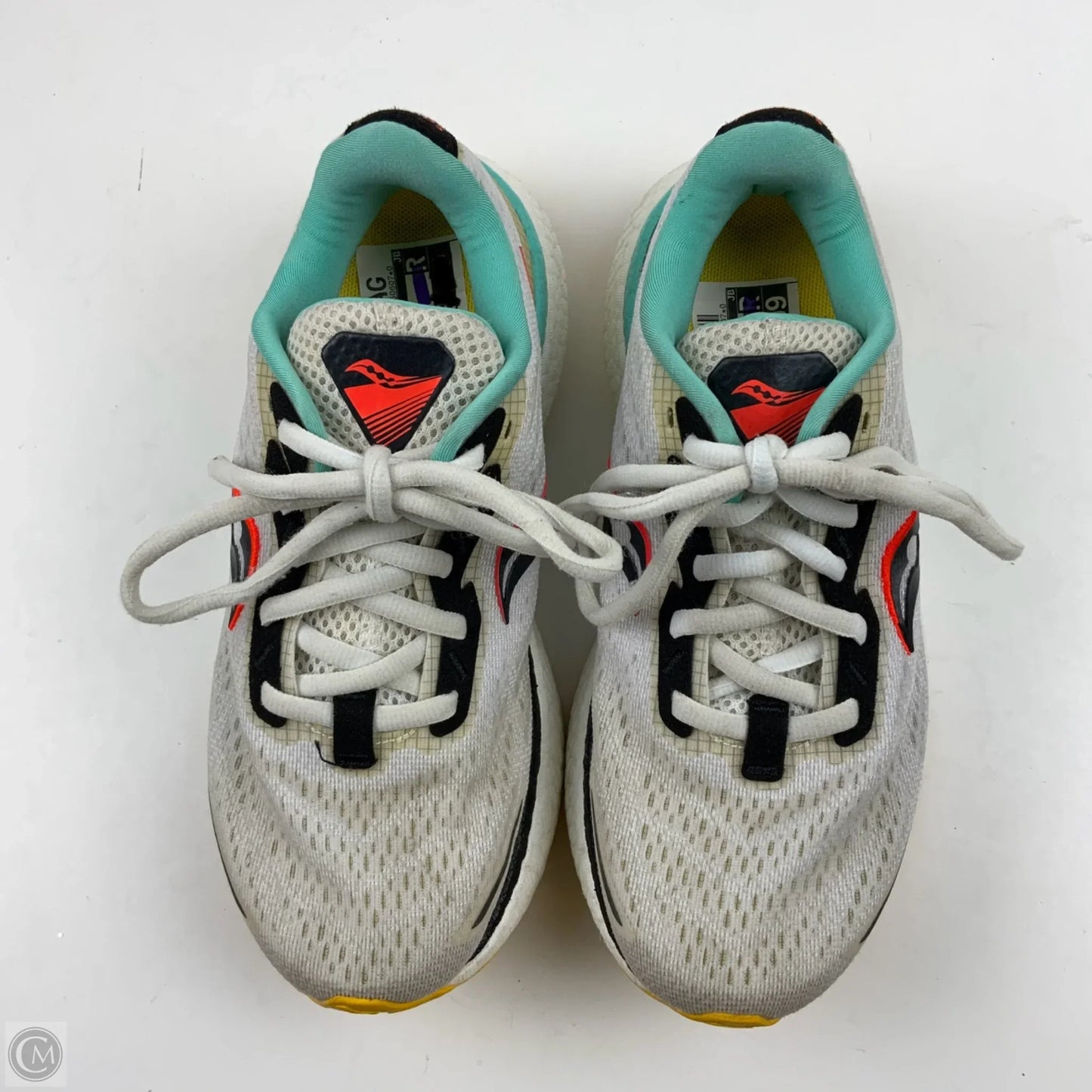 Shoes Athletic By Saucony In White, Size: 5