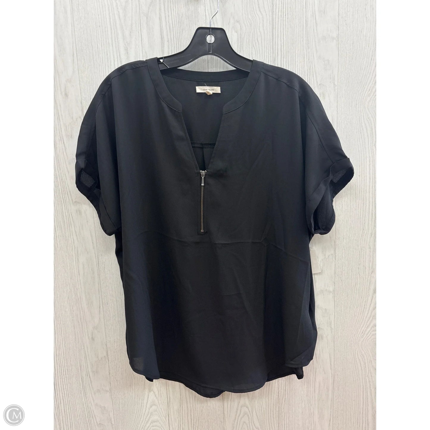 Top Short Sleeve By Maurices In Black, Size: L