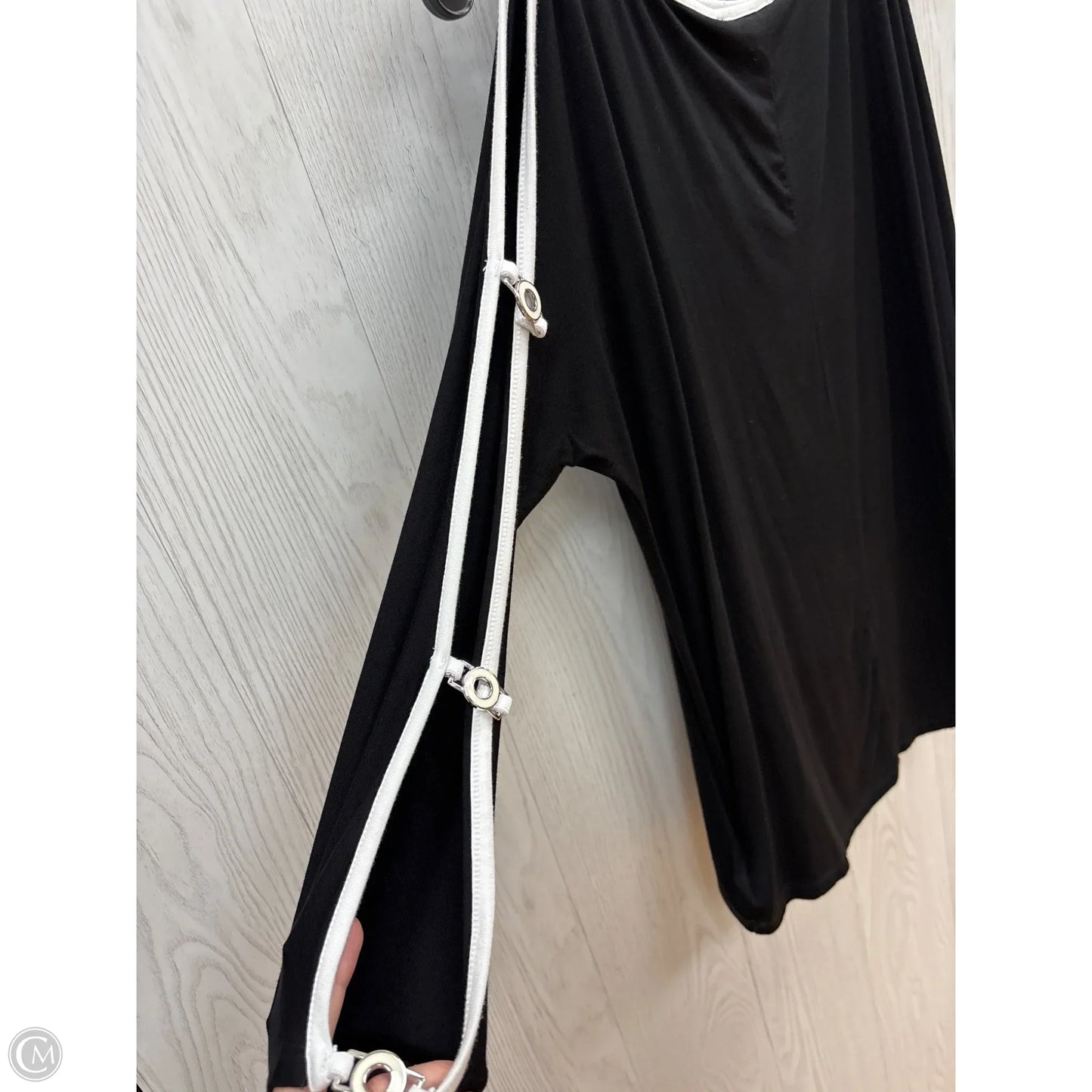Top Long Sleeve By Cable And Gauge In Black, Size: Xs