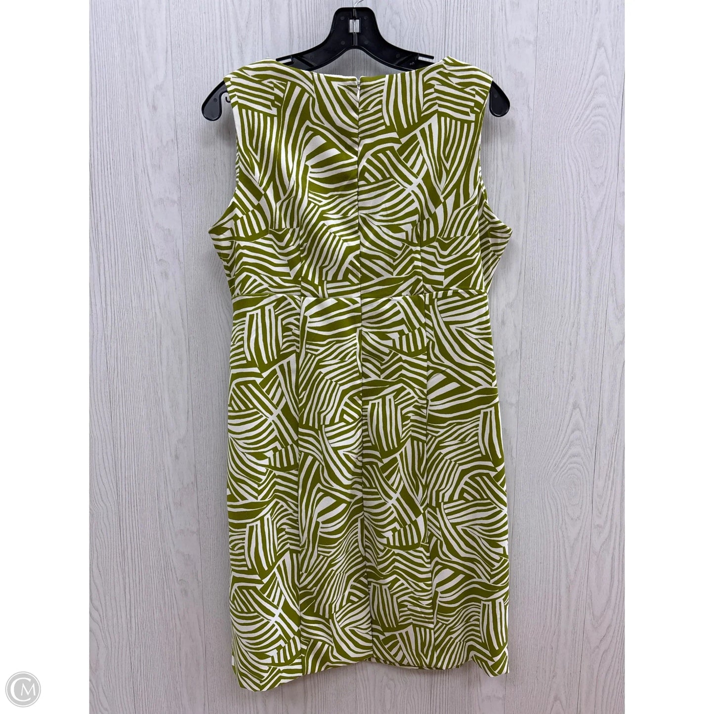 Dress Casual Short By Perceptions In Green, Size: 14p