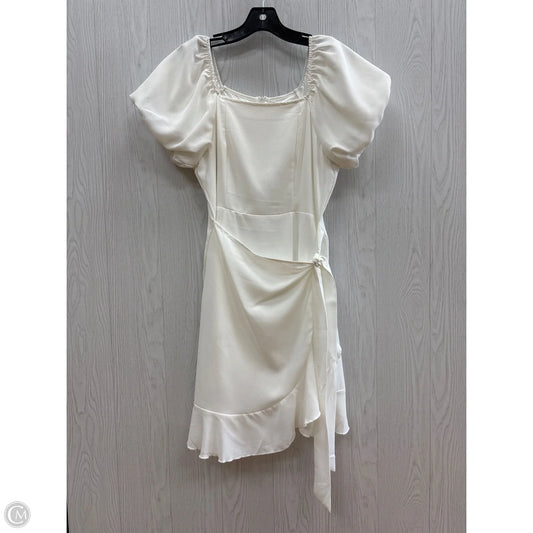 Dress Casual Short By Clothes Mentor In White, Size: M