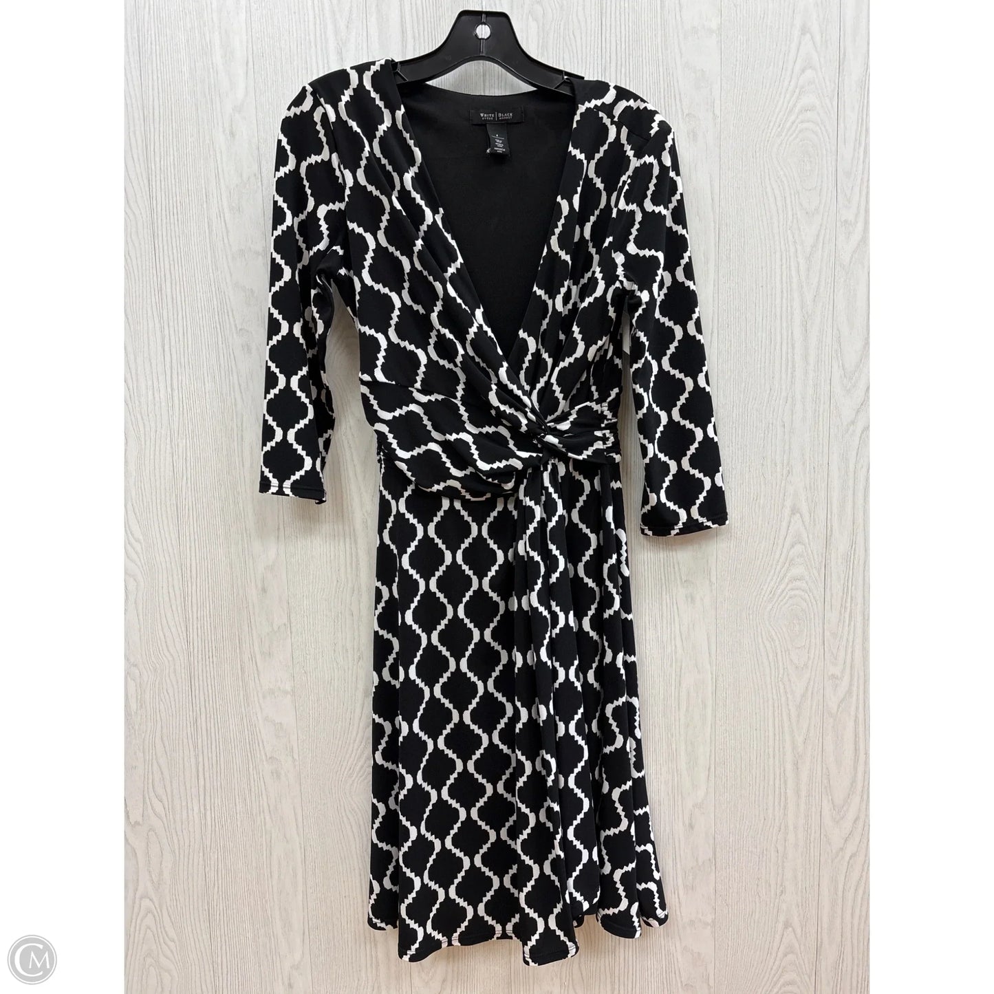 Dress Casual Short By White House Black Market In Black & White, Size: 4